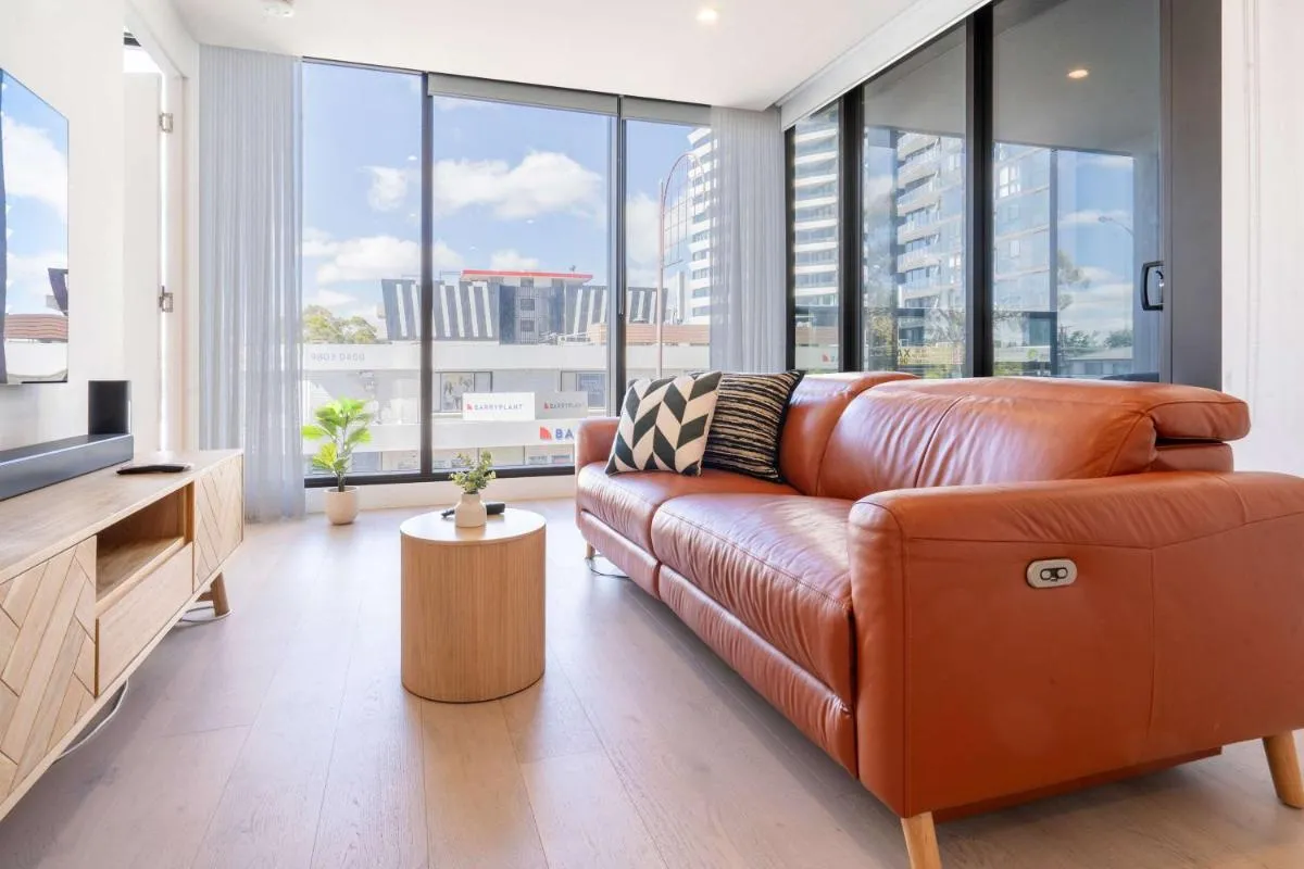 Image 5 of Modern Luxury 2B2B Sky Garden SmartTV