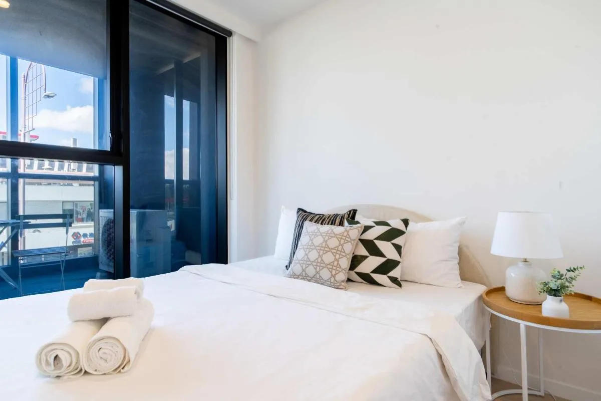 Image 1 of Modern Luxury 2B2B Sky Garden SmartTV