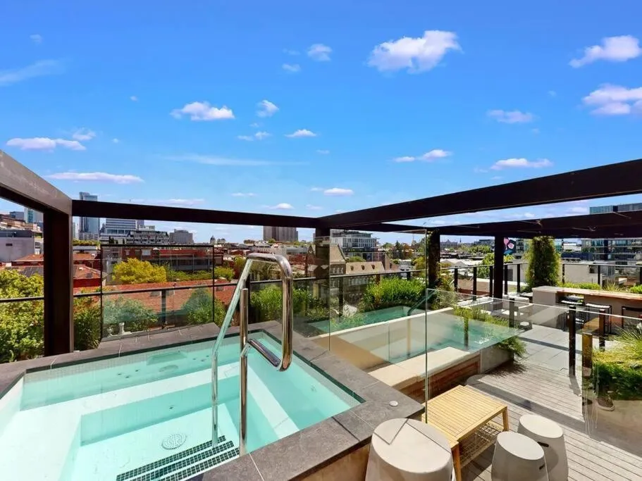 Image 3 of Modern, Luxury Oasis