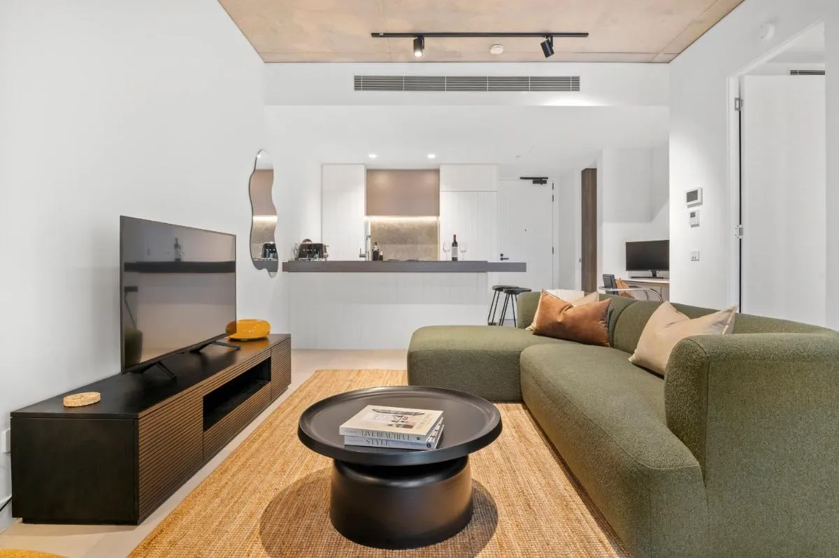 Image 6 of Modern, Luxury Oasis