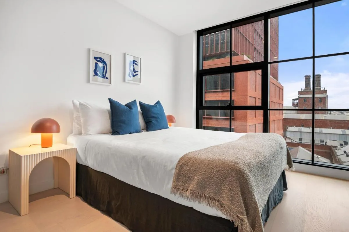 Image 4 of Modern, Luxury Oasis