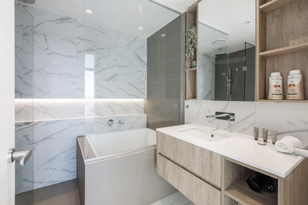 Image 2 of Modern Nomads Skyline View Escape – 2Bedroom by Gardens and Station