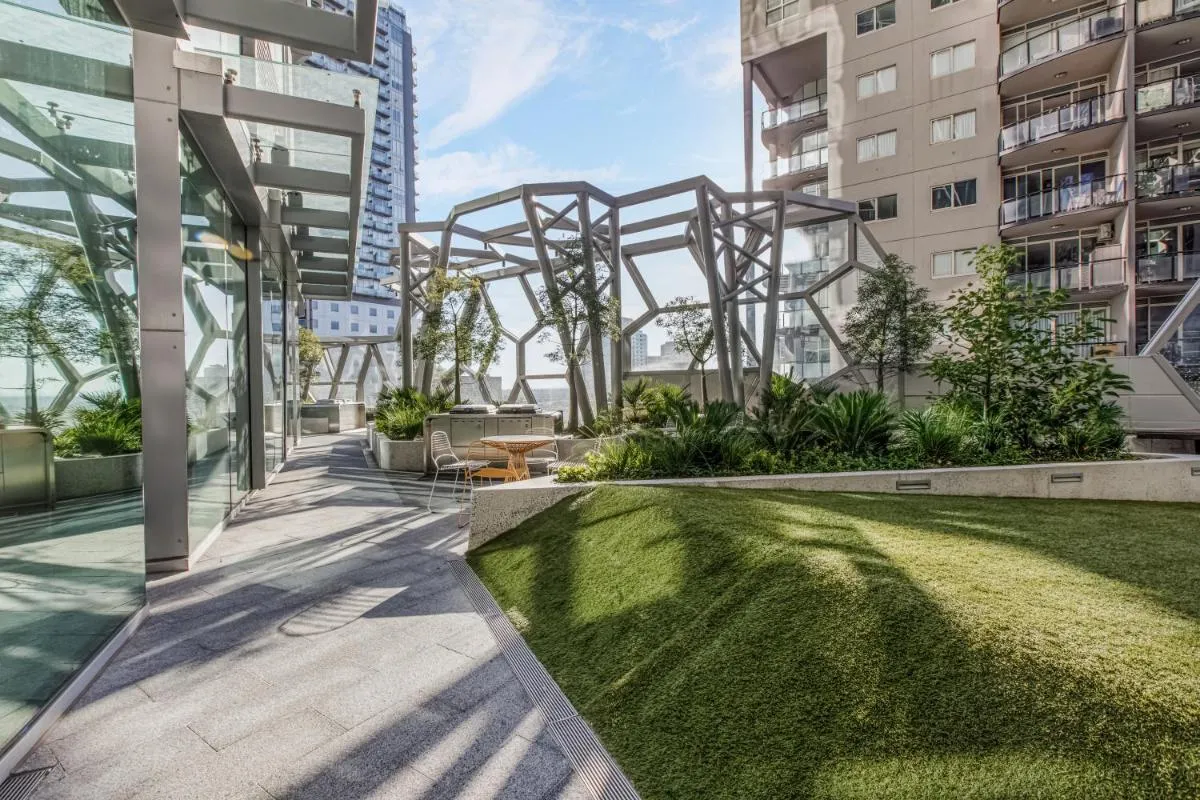 Image 6 of Modern Nomads Skyline View Escape – 2Bedroom by Gardens and Station
