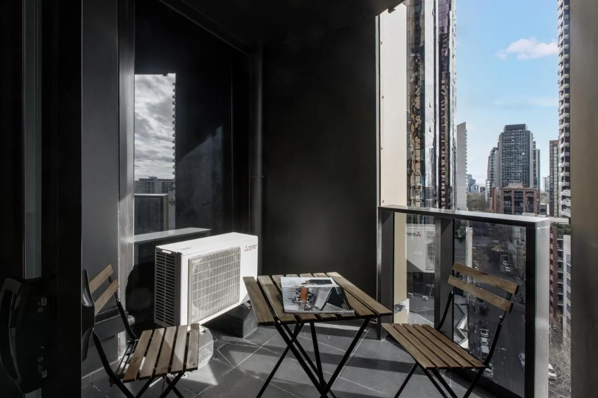 Image 6 of Modern Nomads Urban Gem on Empire 2BR Walk to Melbourne Central with Parking