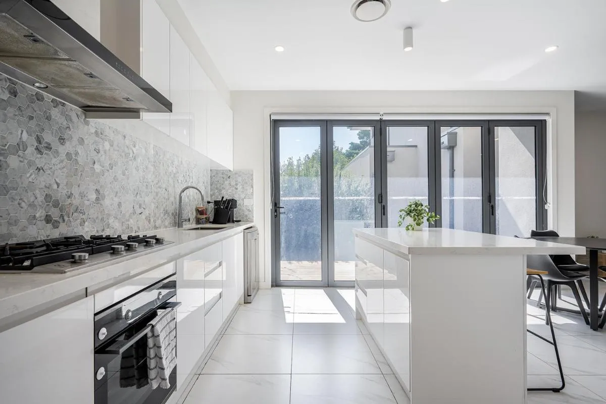 Image 4 of Modern Townhouse – Cafes, Shops, Bus, Freeway access