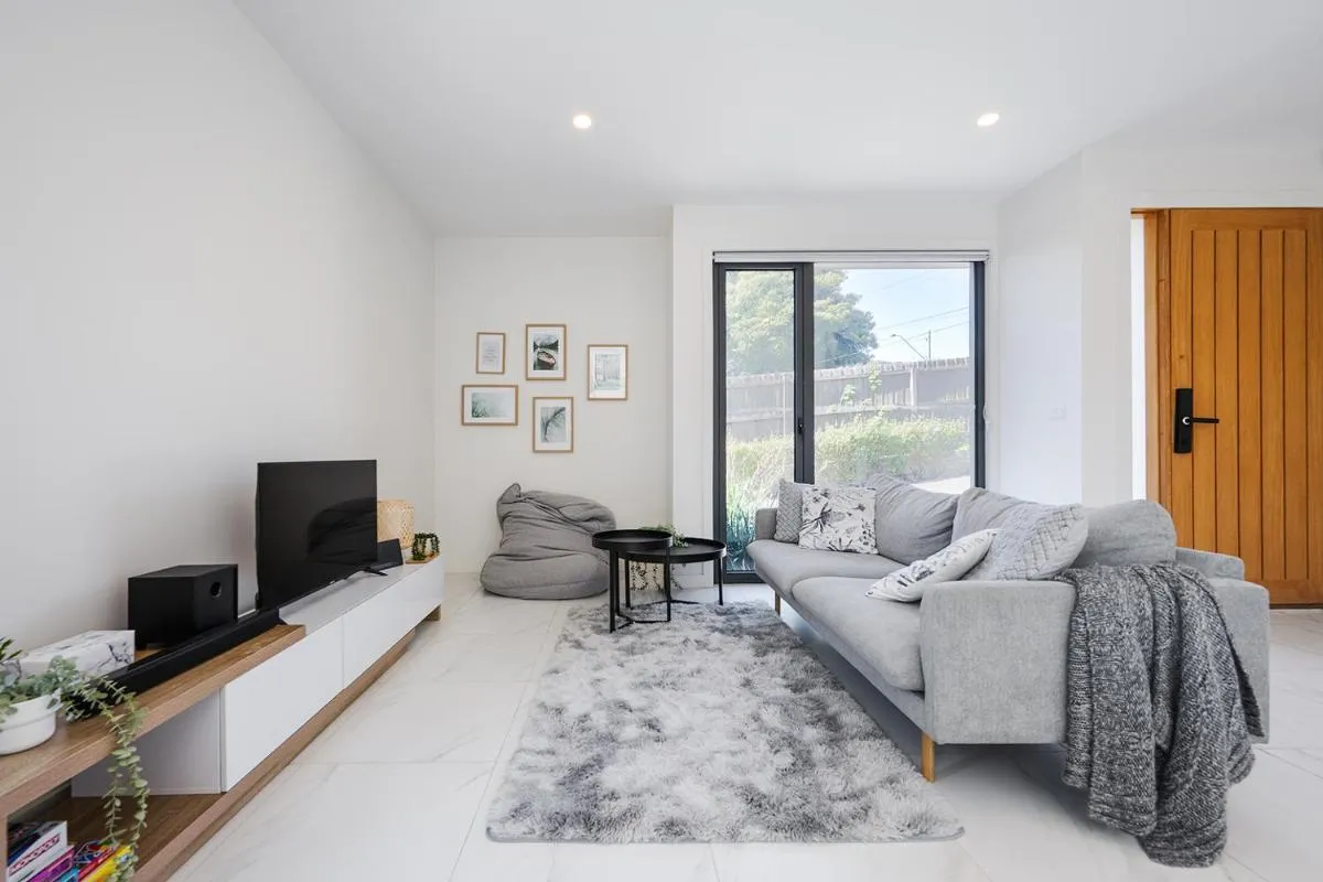 Image 2 of Modern Townhouse – Cafes, Shops, Bus, Freeway access