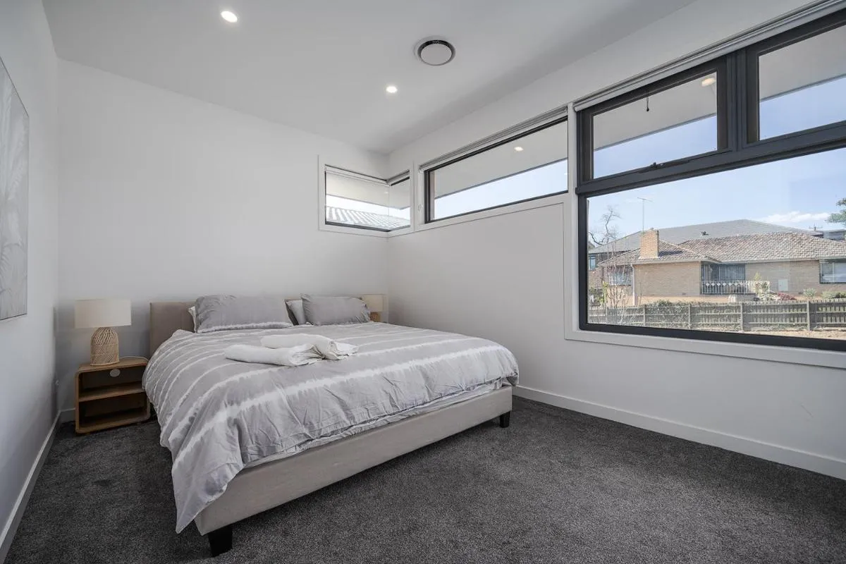 Image 5 of Modern Townhouse – Cafes, Shops, Bus, Freeway access