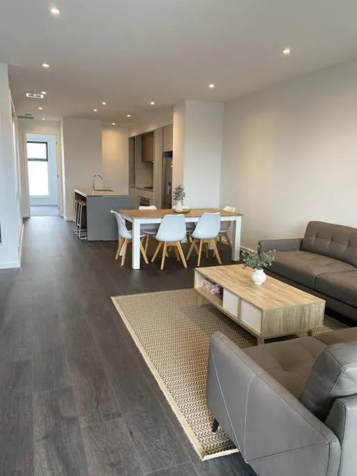 Image 3 of Modern oasis