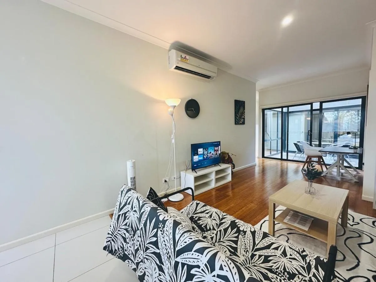 Image 4 of Mt Waverley Spacious 2br2ba Parking Wifi Balcony