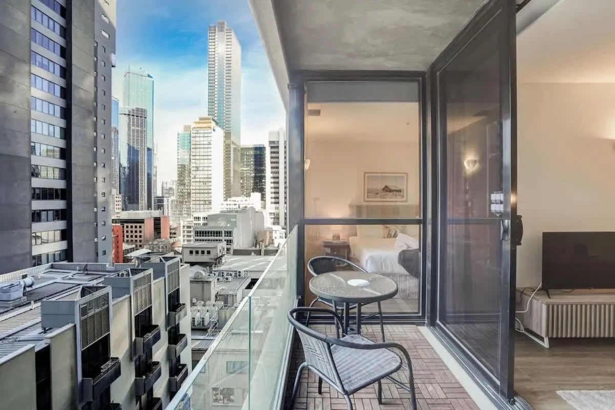 Image 5 of Neo200 – Sophisticated 2bed CBD Apt with parking