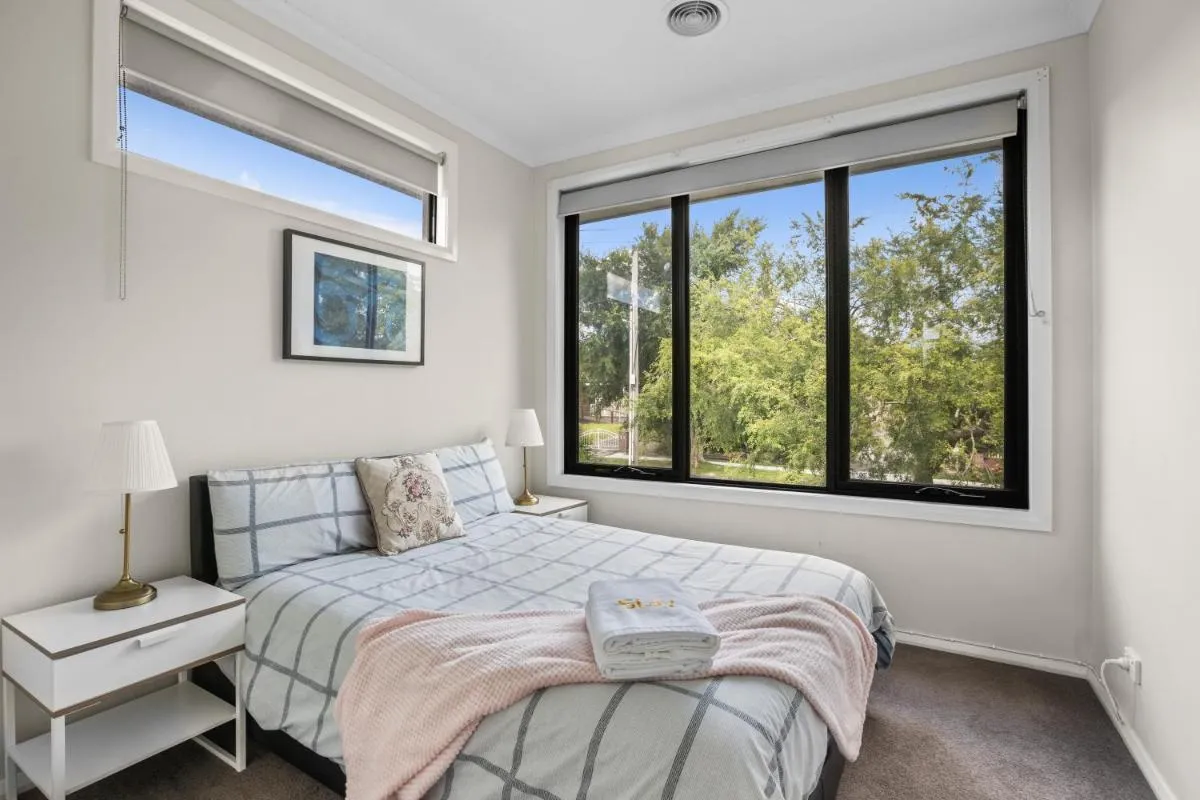 Image 1 of New Comfort house near Box Hill
