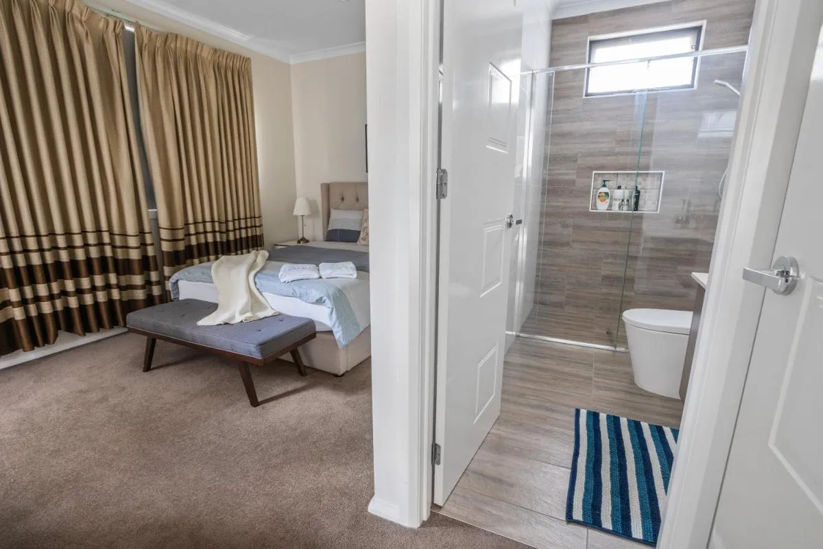 Image 2 of New Comfort house near Box Hill
