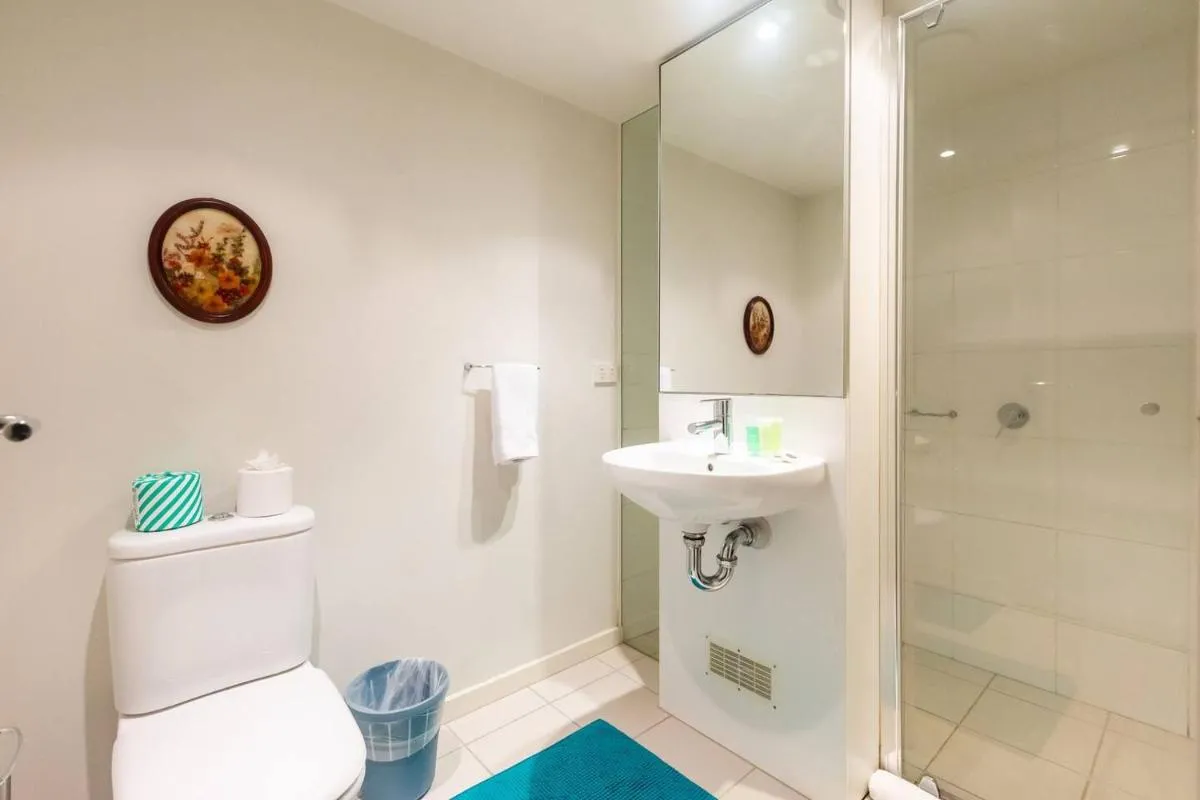Image 2 of New York Lofted CBD Retreat with Pool and Parking