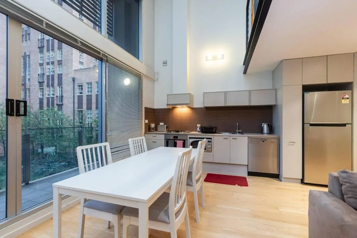 Image 4 of New York Lofted CBD Retreat with Pool and Parking
