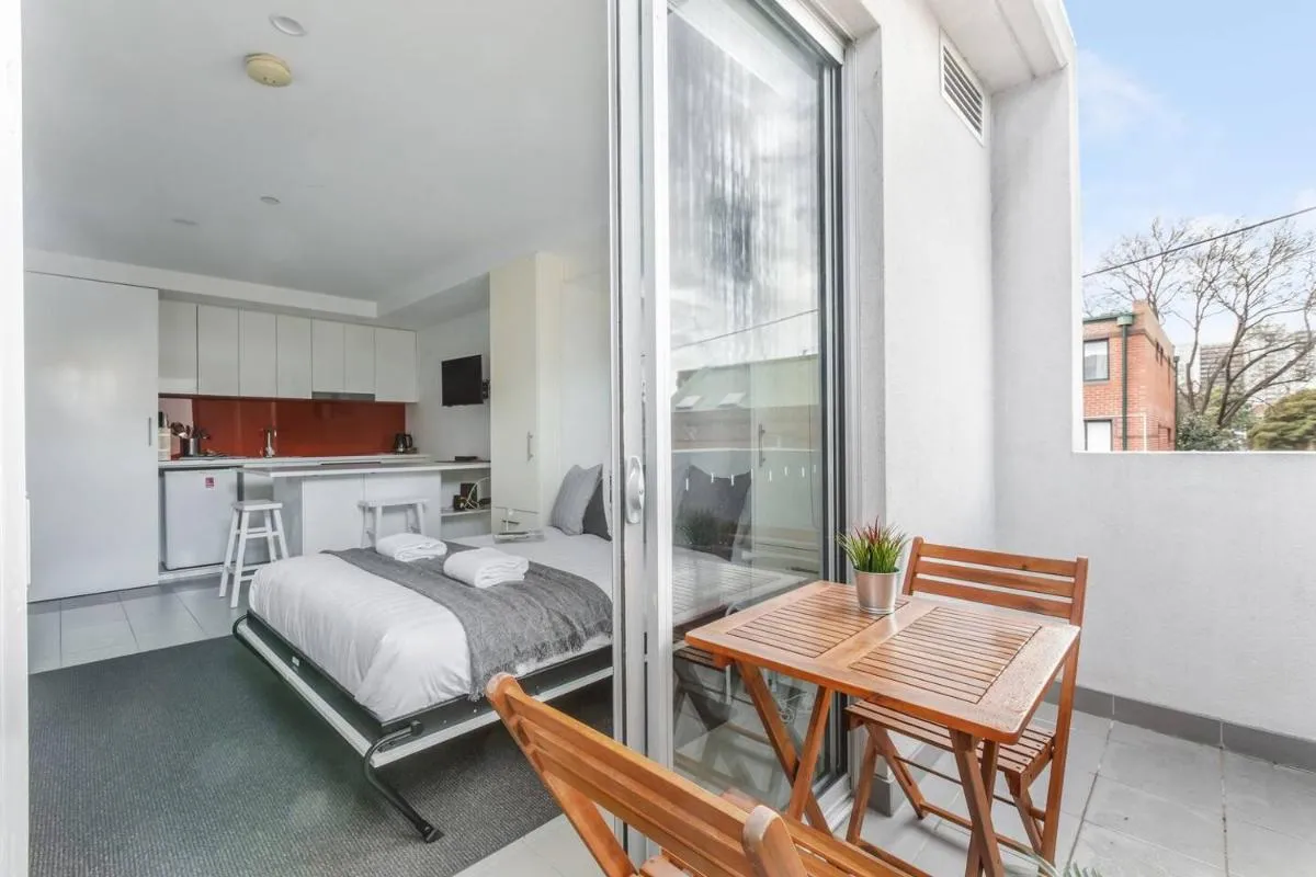 Image 6 of Nicholson’s Nest – A Balcony Studio in Funky Fitzroy