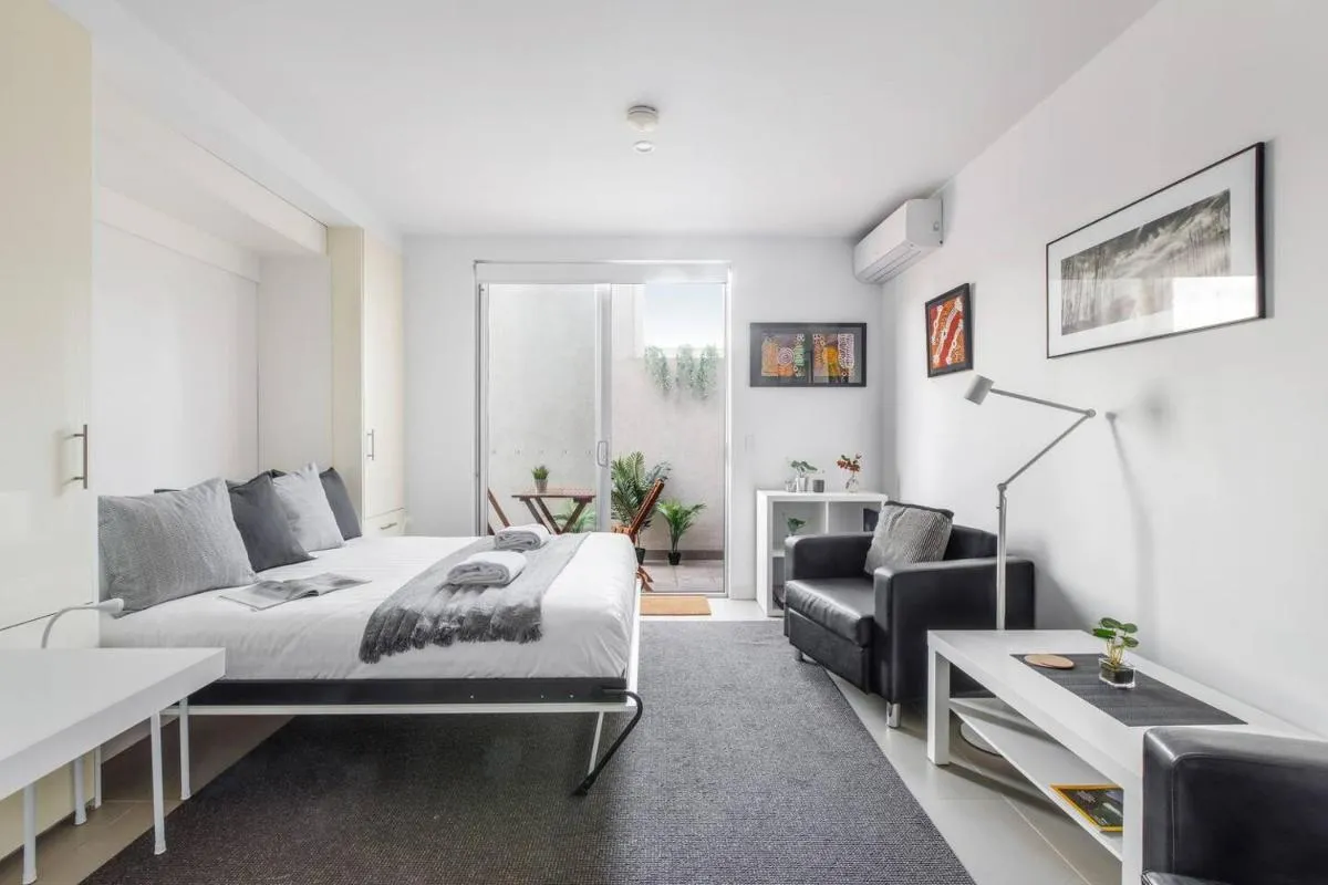 Image 4 of Nicholson’s Nest – A Balcony Studio in Funky Fitzroy