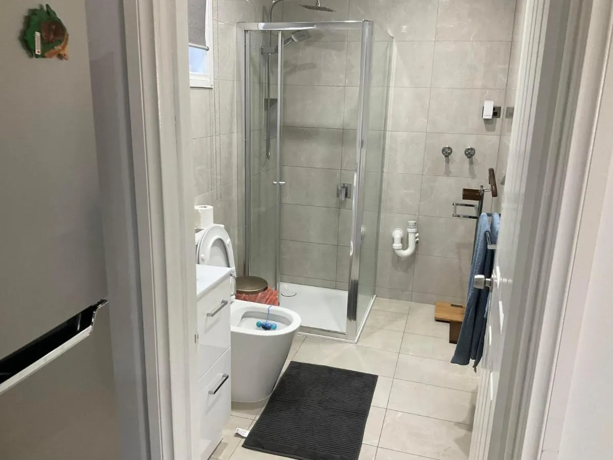 Image 1 of Oakleigh Private unit