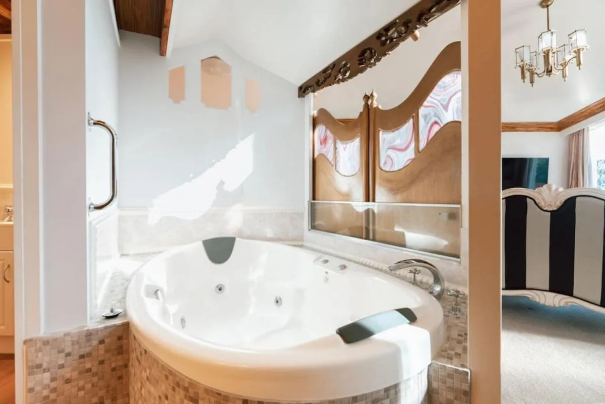 Image 2 of Olinda Enchanted Tower Spa Gas Log Fire and Netflix