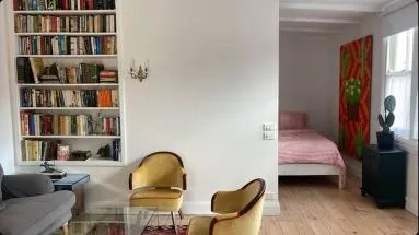 Image 2 of Paris Apartment with garden terrace in St Kilda