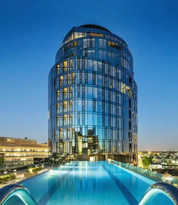 Image 3 of Parkside perfection next to CBD with Free Parking