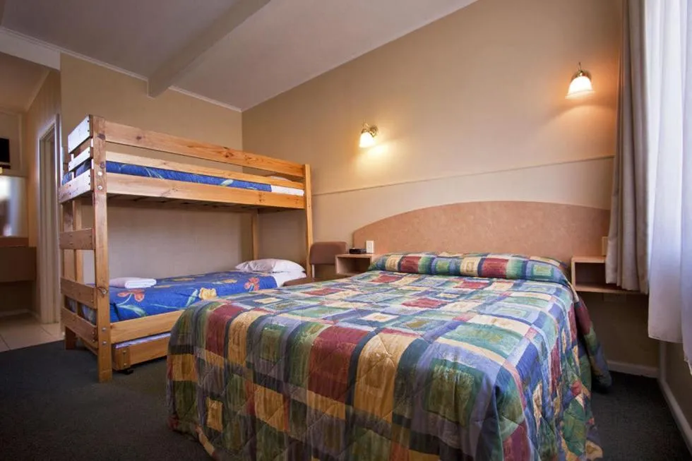 Image 1 of Parkville Motel