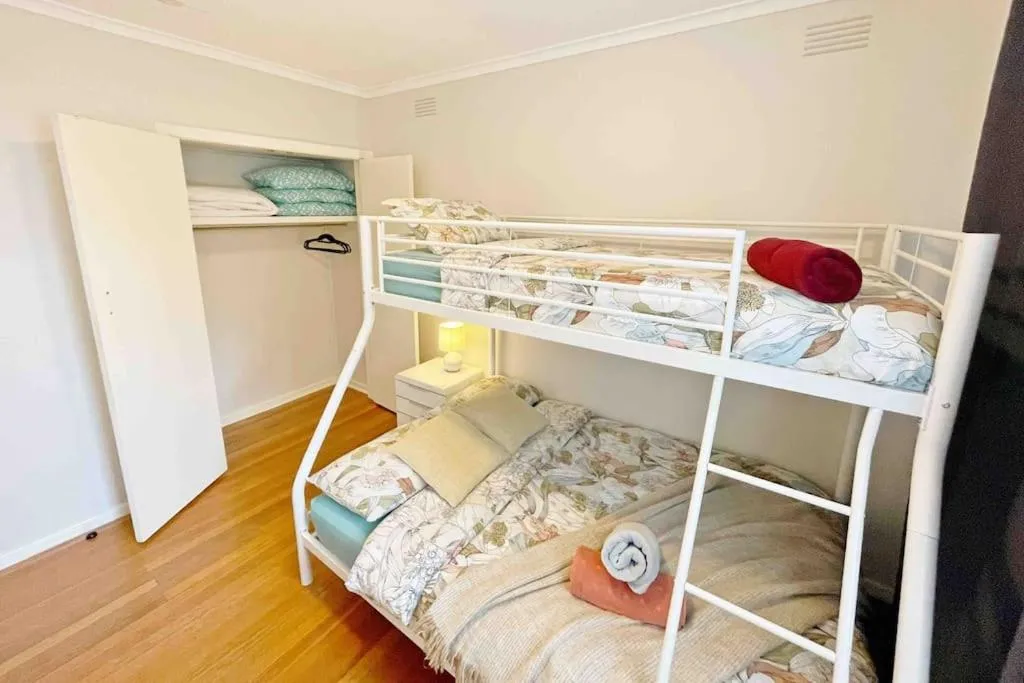 Image 6 of Peaceful location 3BR WiFi/Netflix/Kitchen