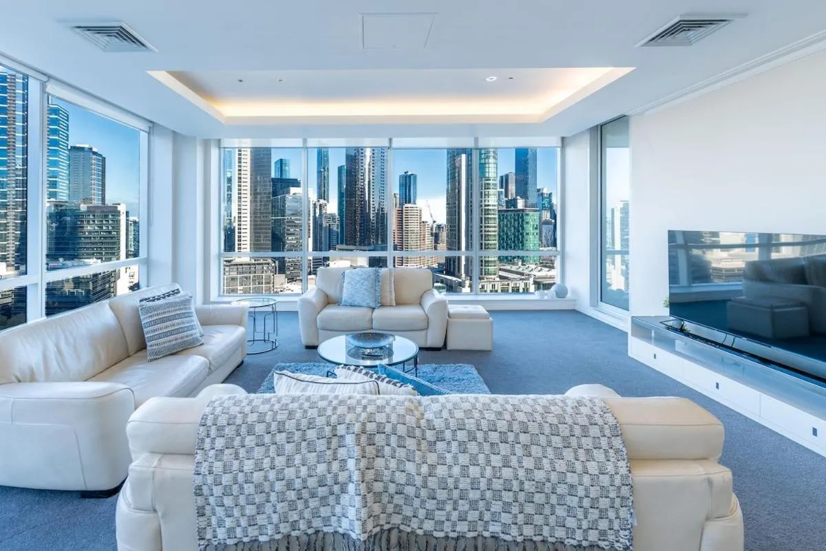 Image 5 of Penthouse 3 bdrm amazing views opposite casino