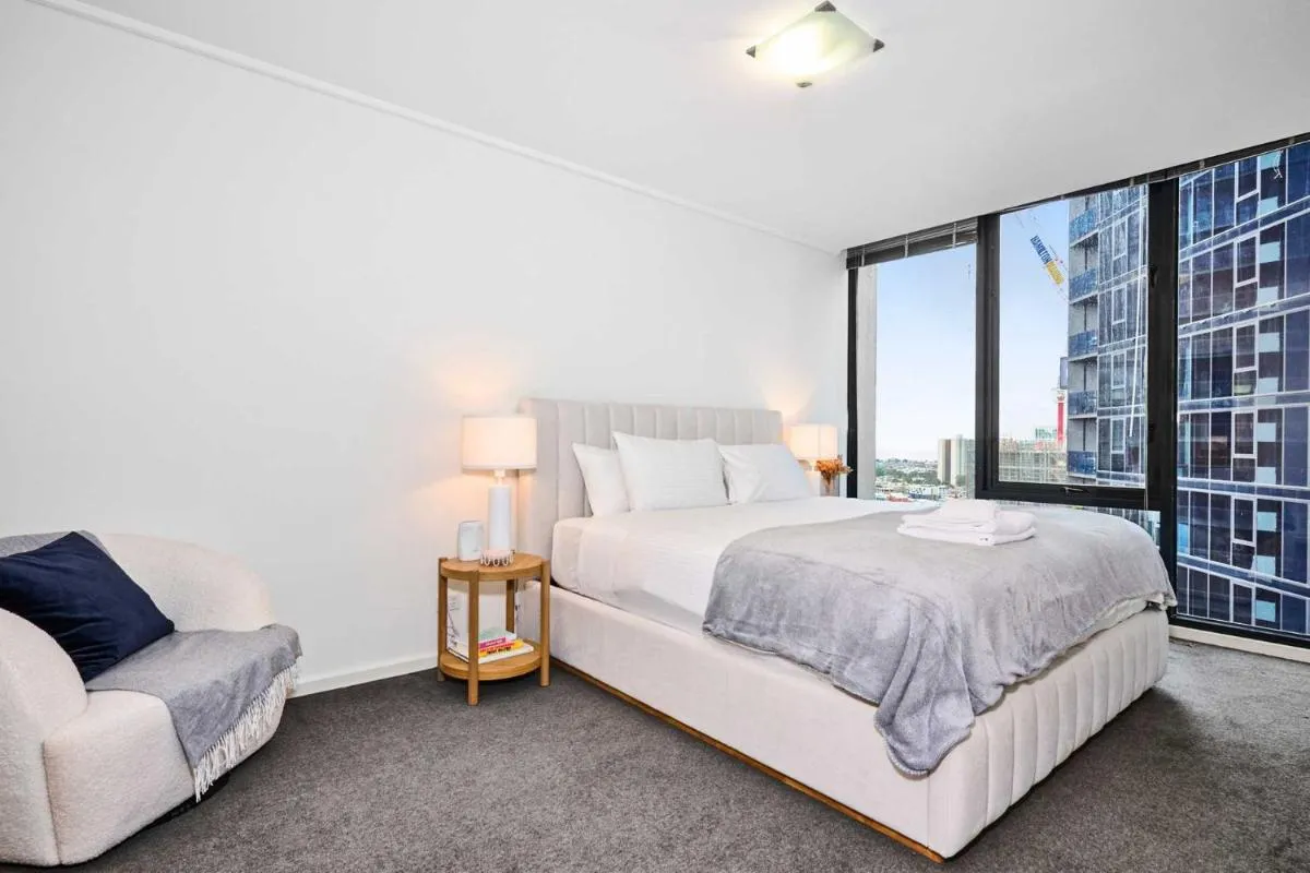 Image 6 of Perfectly Styled Urban Retreat in Southbank