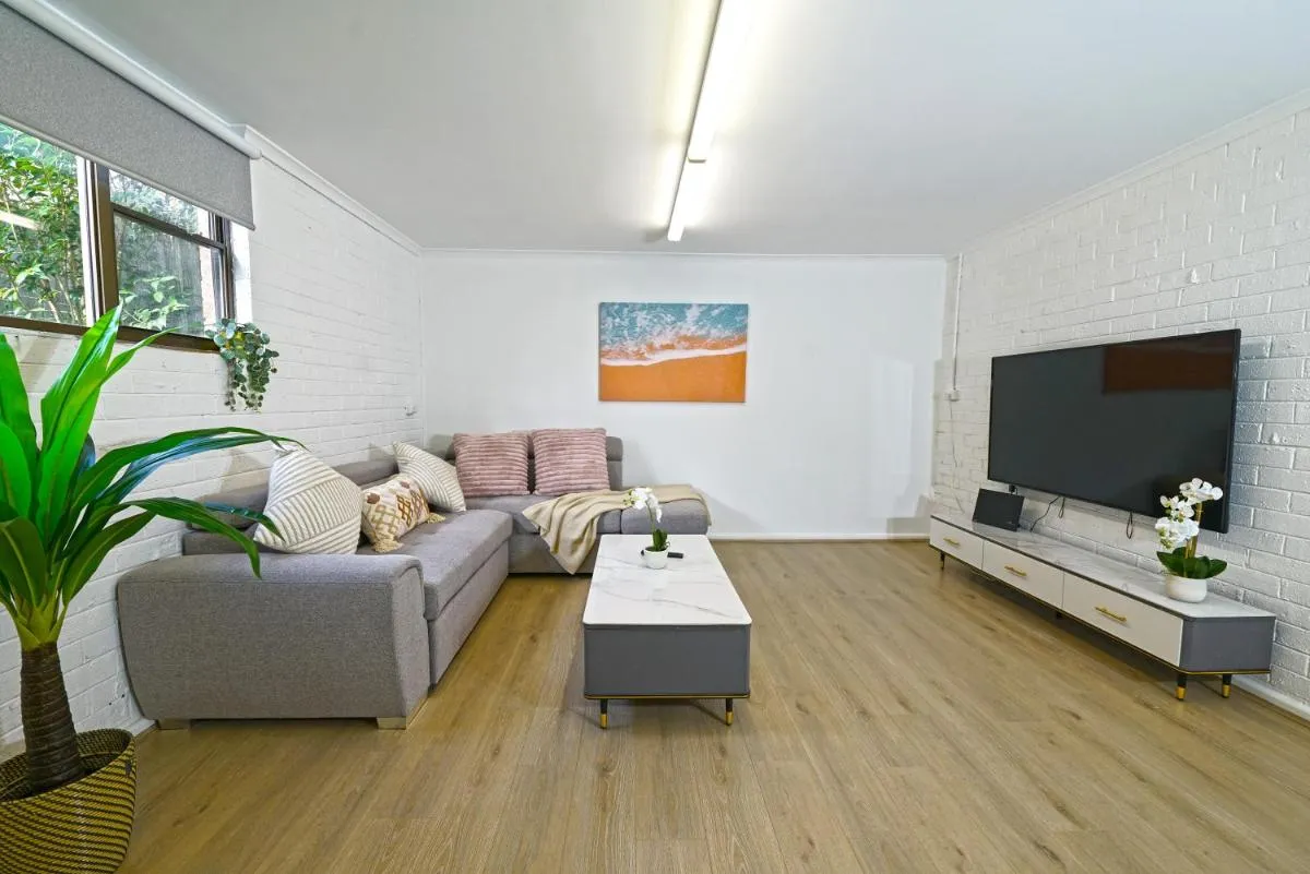 Image 4 of Pet Friendly Well-appointed 3BM Retreat Parking Netflix