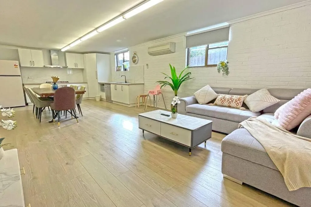 Image 3 of Pet Friendly Well-appointed 3BM Retreat Parking Netflix