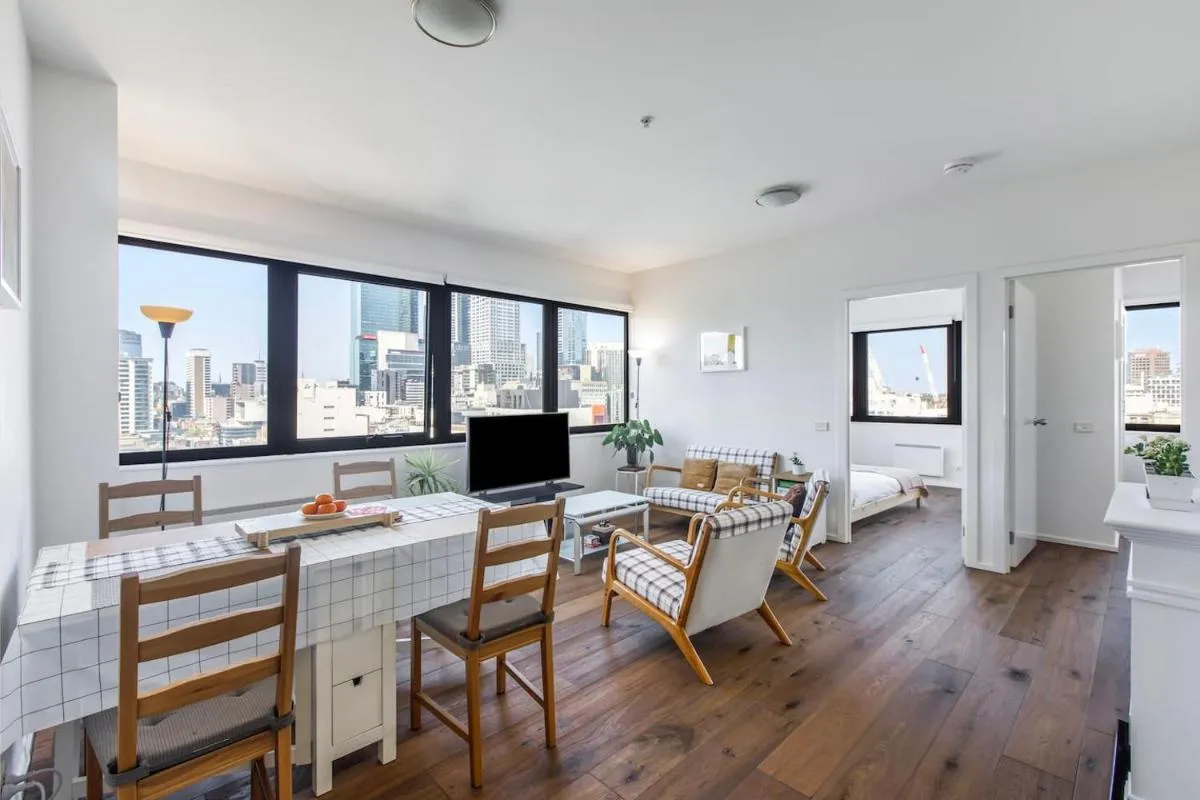 Image 3 of ‘Plaid Parlour’ City-Centre Comfort & Skyline Views