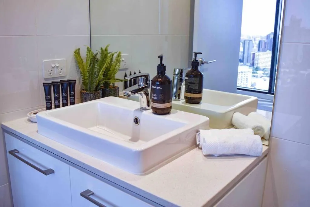 Image 2 of Premier 3 Bedroom Apartment in Southbank