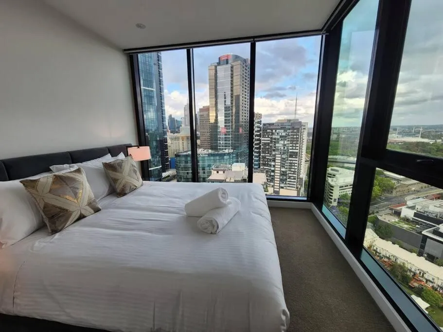 Image 1 of Premier 3 Bedroom Apartment in Southbank