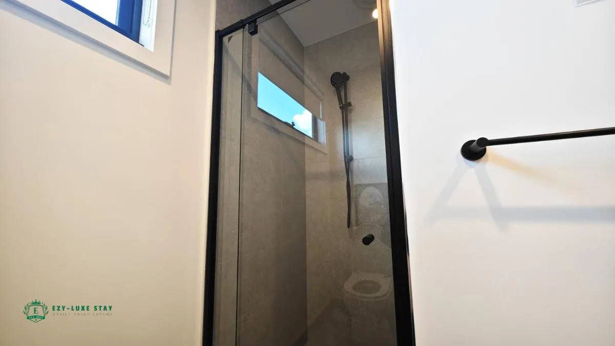Image 3 of Private Suite with Queen Bed TV – Room 11