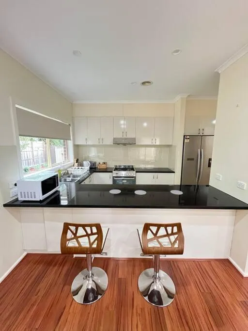 Image 3 of Quiet family home near knox, caribbean gardens