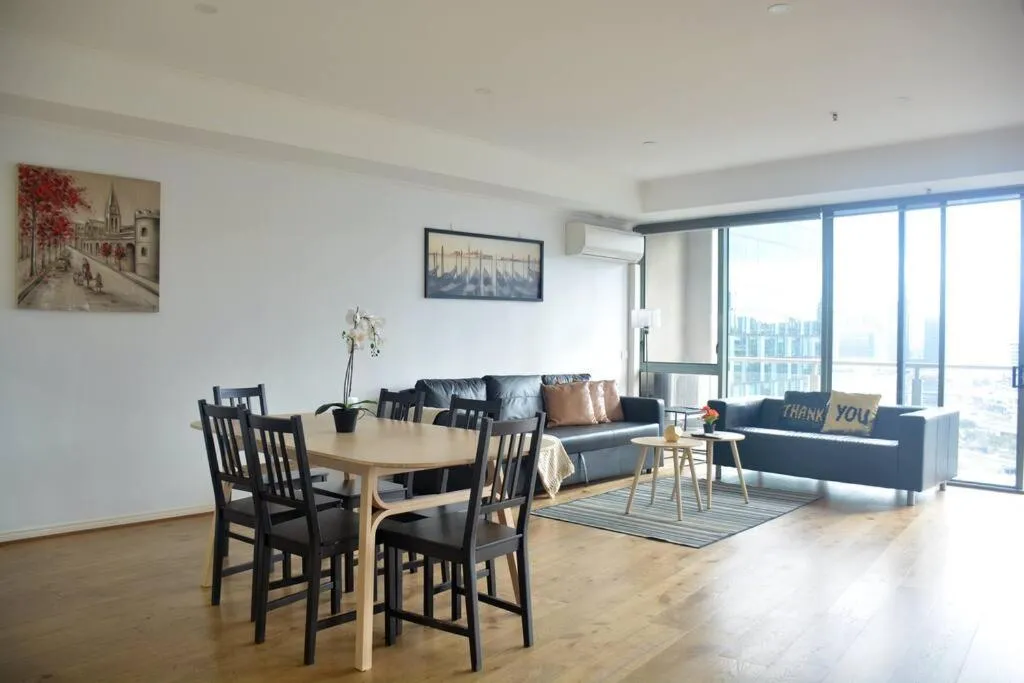 Image 4 of RiverView Spacious 3BR2Bath2Car WifiPoolGym Crown