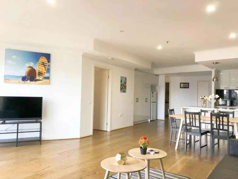 Image 5 of RiverView Spacious 3BR2Bath2Car WifiPoolGym Crown