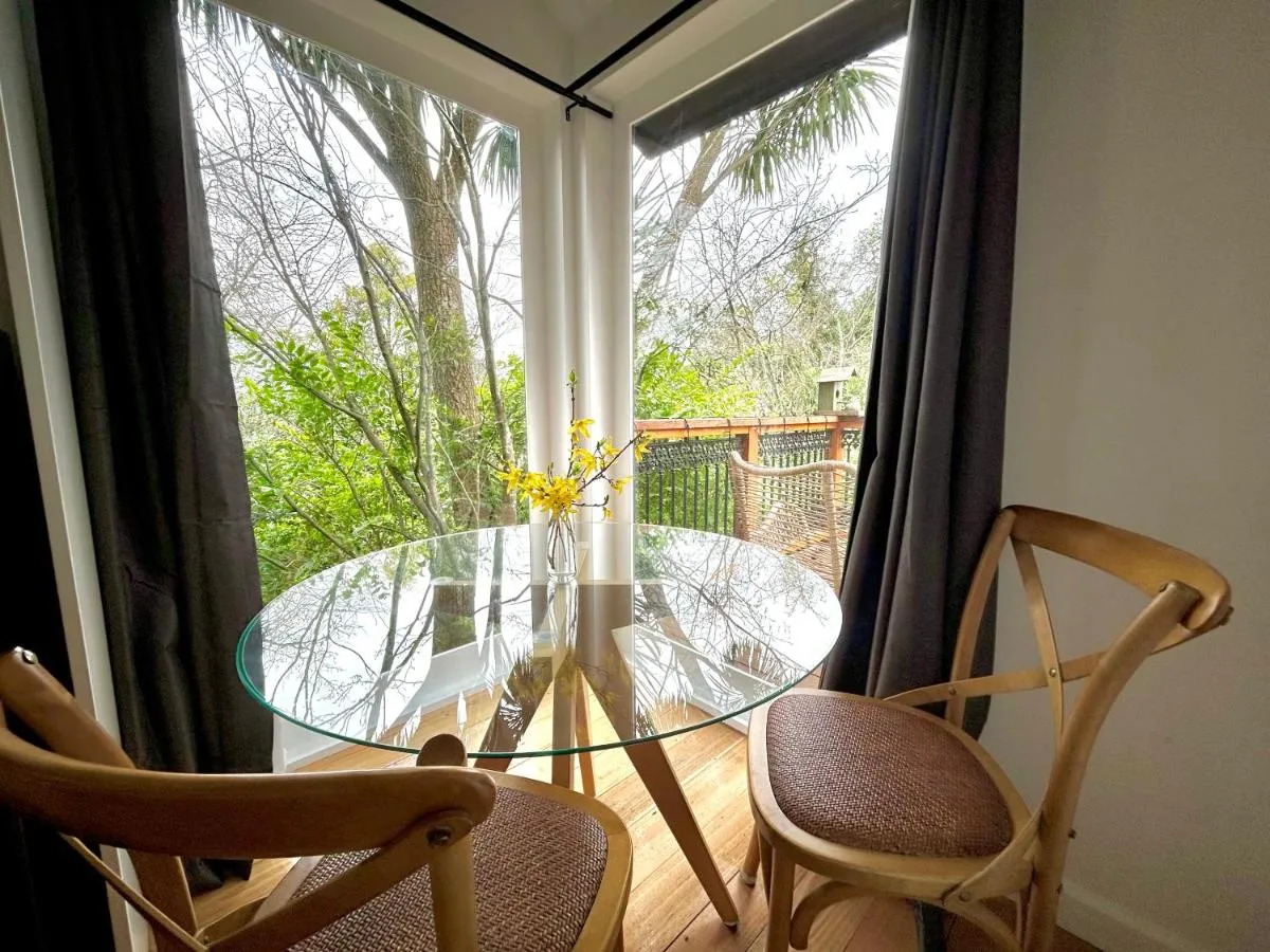 Image 5 of Romantic Retreat with Spa and Private Gardens