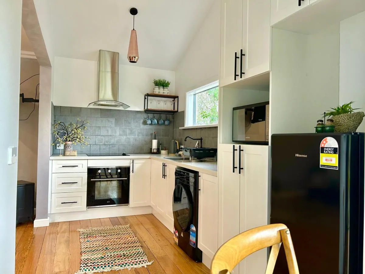 Image 2 of Romantic Retreat with Spa and Private Gardens