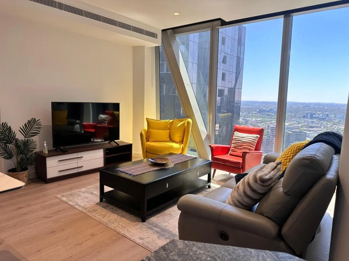 Image 5 of Royal Executive Living Platinum Prestige Corproate Suite