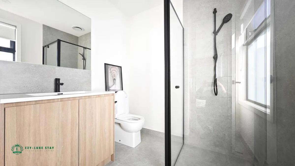 Image 6 of Royalty Living Unit 3