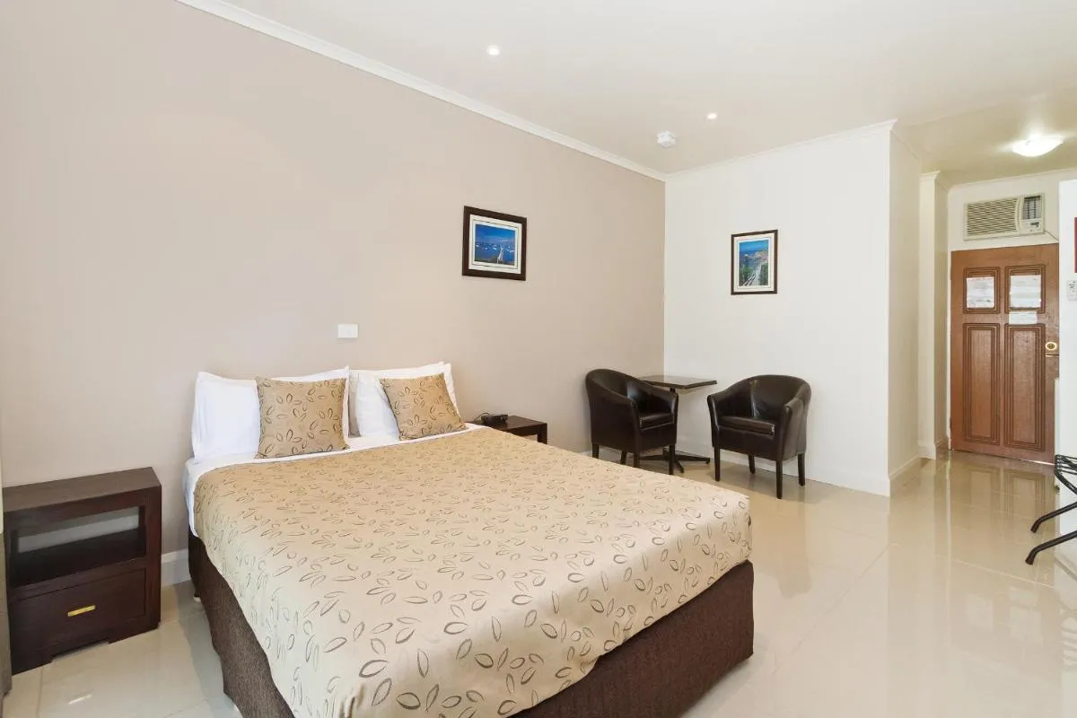 Image 1 of Sandhurst Motel