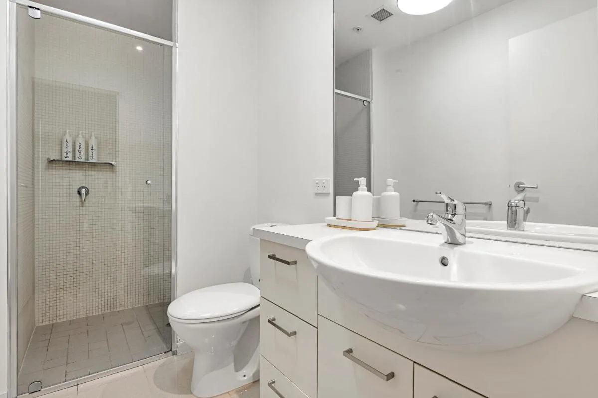 Image 6 of Sea View, Gym & Pool, 2 bedrooms 2 bathrooms