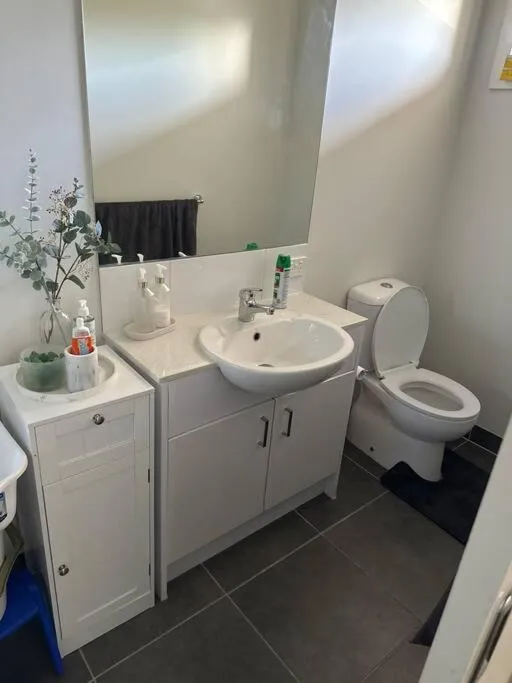 Image 4 of Self-contained Flat