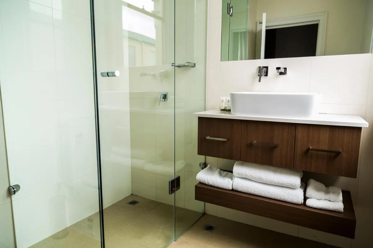 Image 2 of Simmers Serviced Apartments