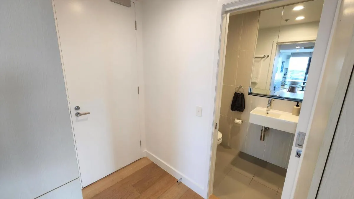Image 2 of Sky-high South Yarra luxury 2 bed sleeping up to 4