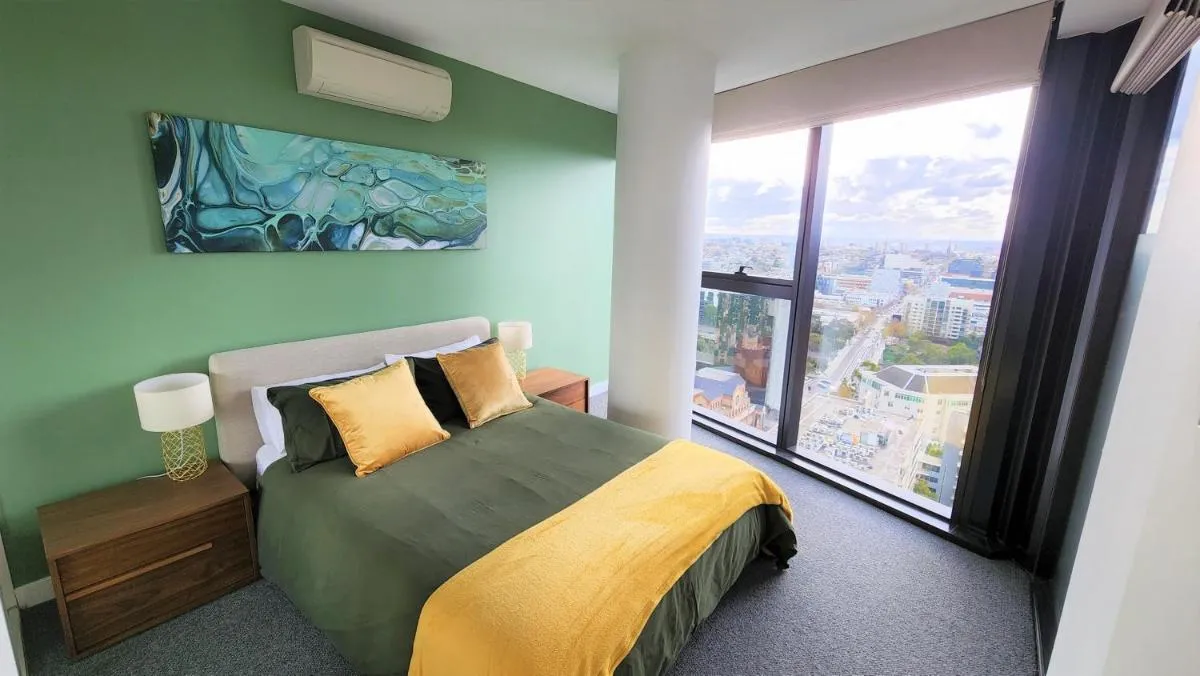 Image 1 of Sky-high South Yarra luxury 2 bed sleeping up to 4