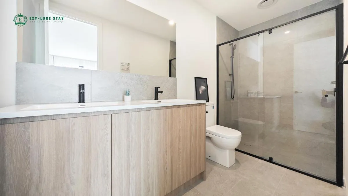 Image 2 of Smart Suite near Monash with Own Living Room 9