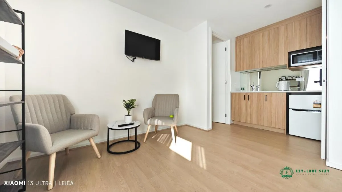Image 3 of Smart Suite near Monash with Own Living Room 9