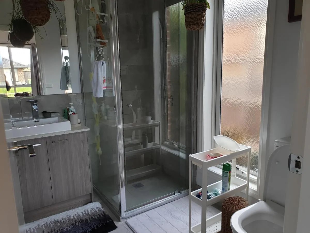 Image 6 of Snug & cozy ensuite in a new house